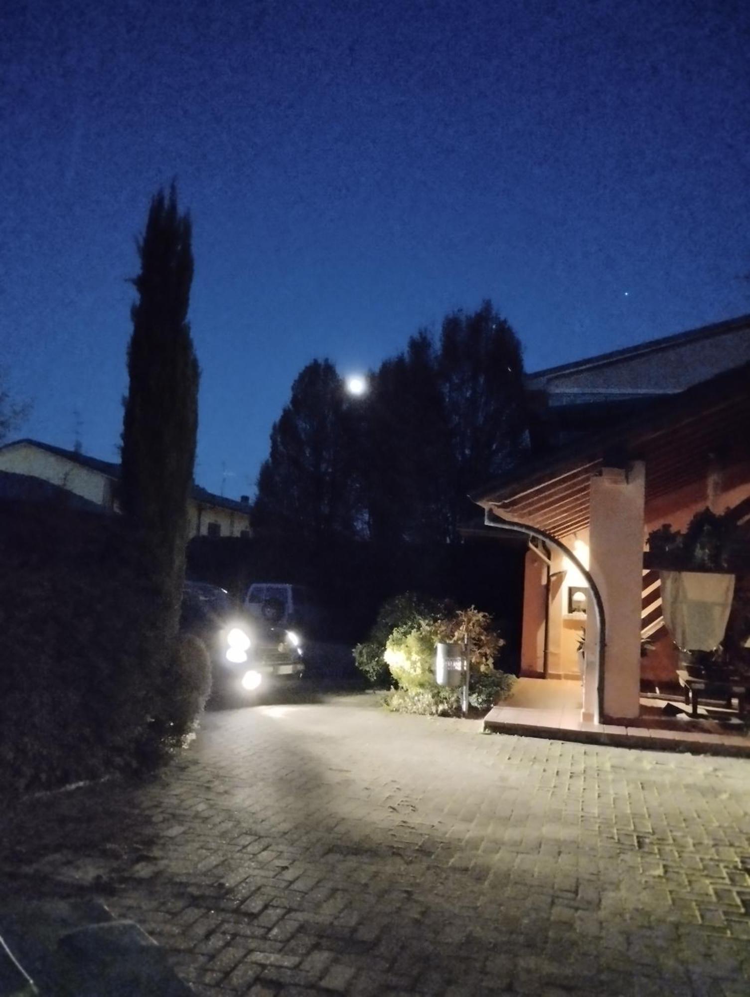 Il Cortiletto Bed & Breakfast Quartiano Luaran gambar