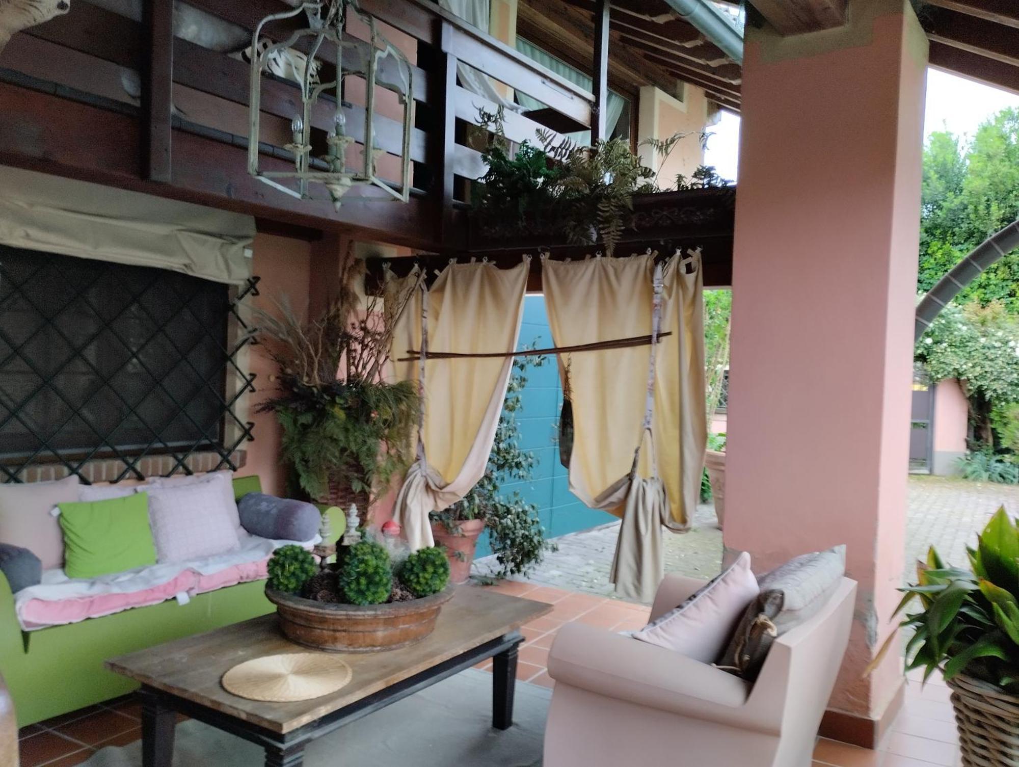 Il Cortiletto Bed & Breakfast Quartiano Luaran gambar
